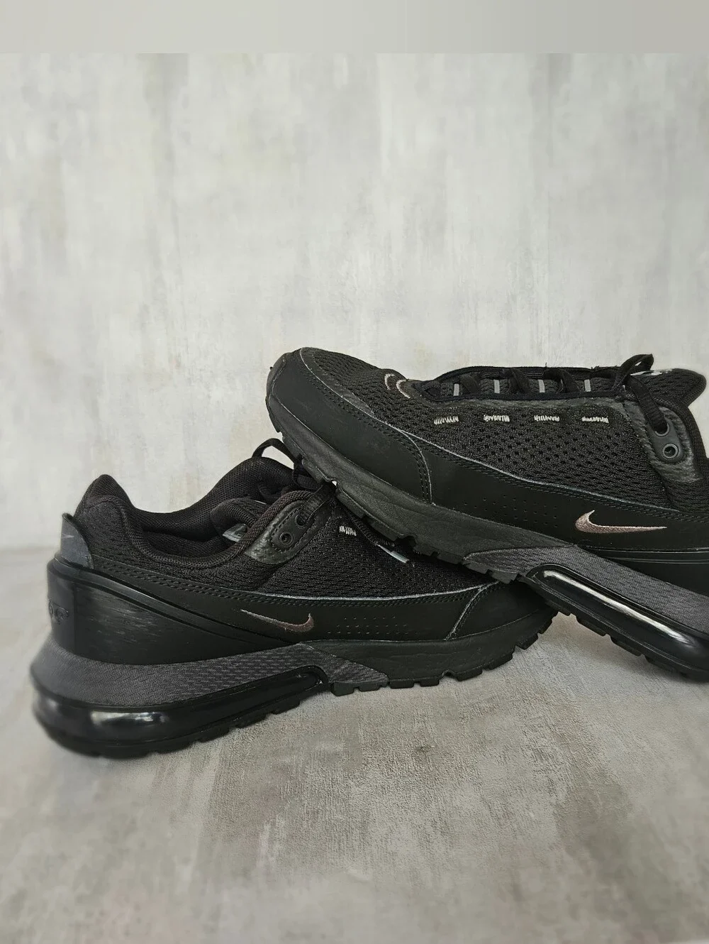 Nike Air Max Pulse 'Triple Black' Everyday Athleisure Shoes | Women Size 8.5